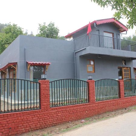 Winter Woods Cottages - 3-Bedroom Homestay Shitlakhet Luaran gambar