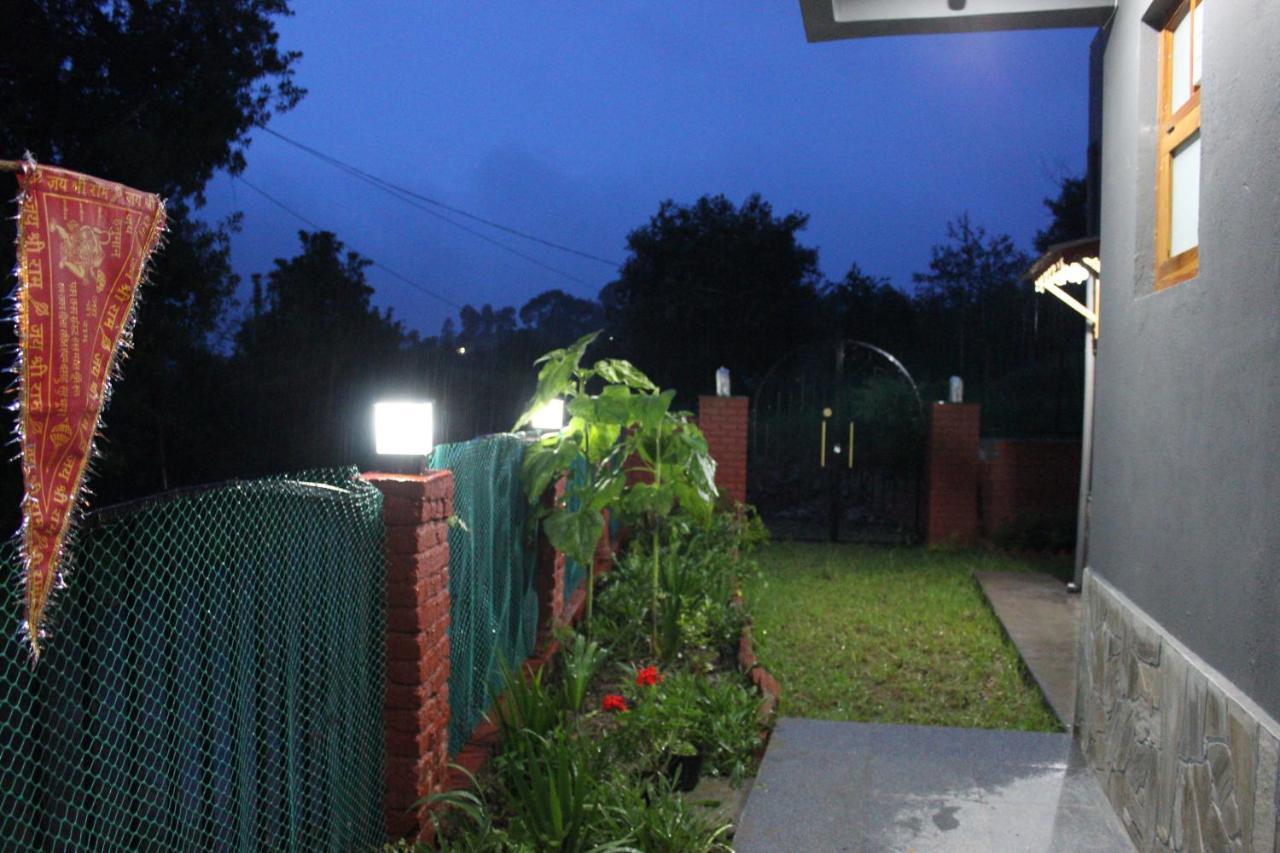 Winter Woods Cottages - 3-Bedroom Homestay Shitlakhet Luaran gambar