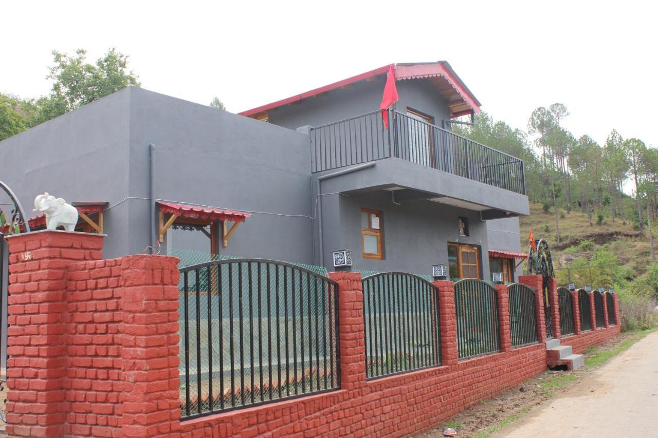Winter Woods Cottages - 3-Bedroom Homestay Shitlakhet Luaran gambar