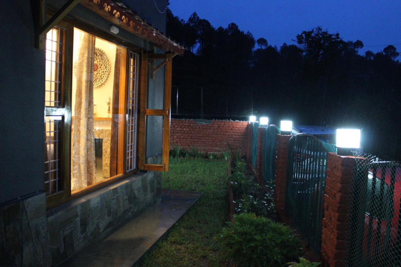 Winter Woods Cottages - 3-Bedroom Homestay Shitlakhet Luaran gambar