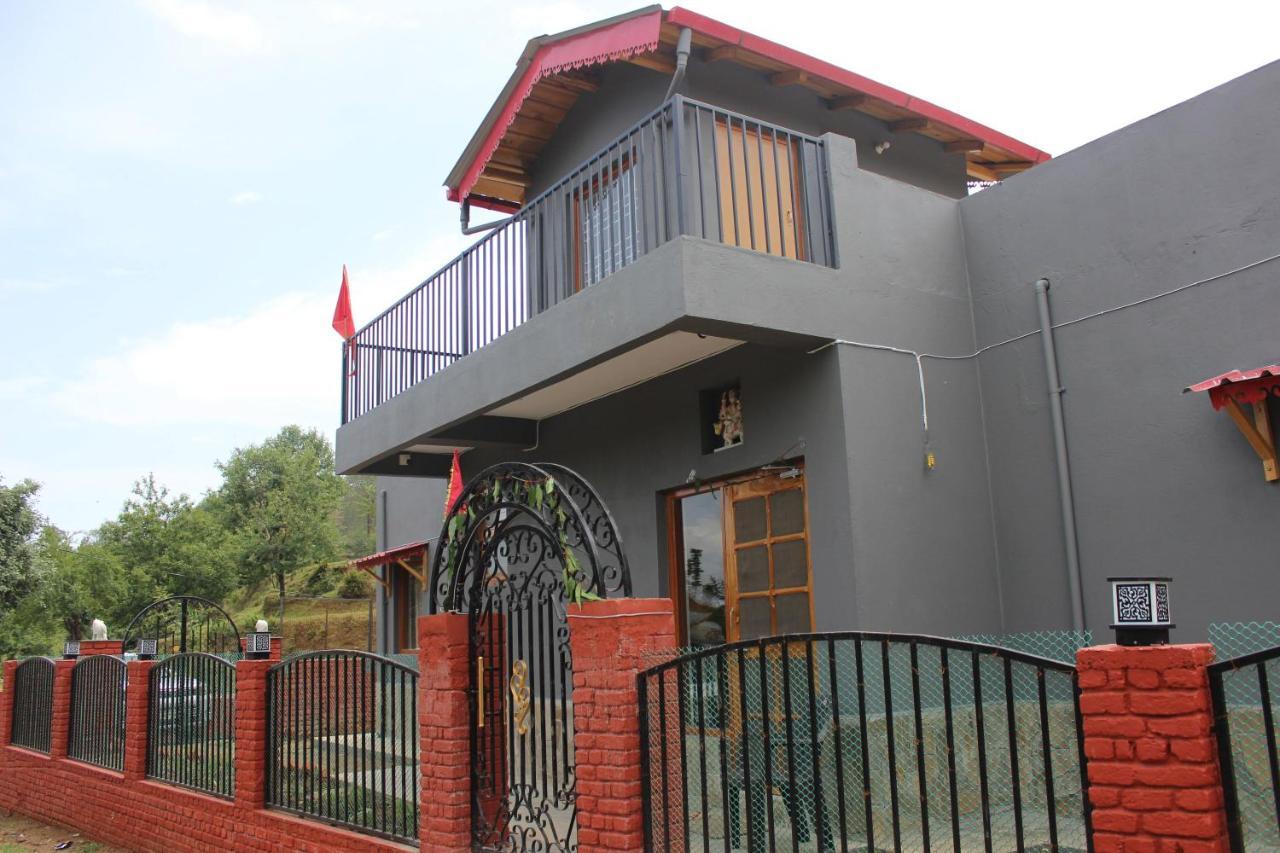 Winter Woods Cottages - 3-Bedroom Homestay Shitlakhet Luaran gambar