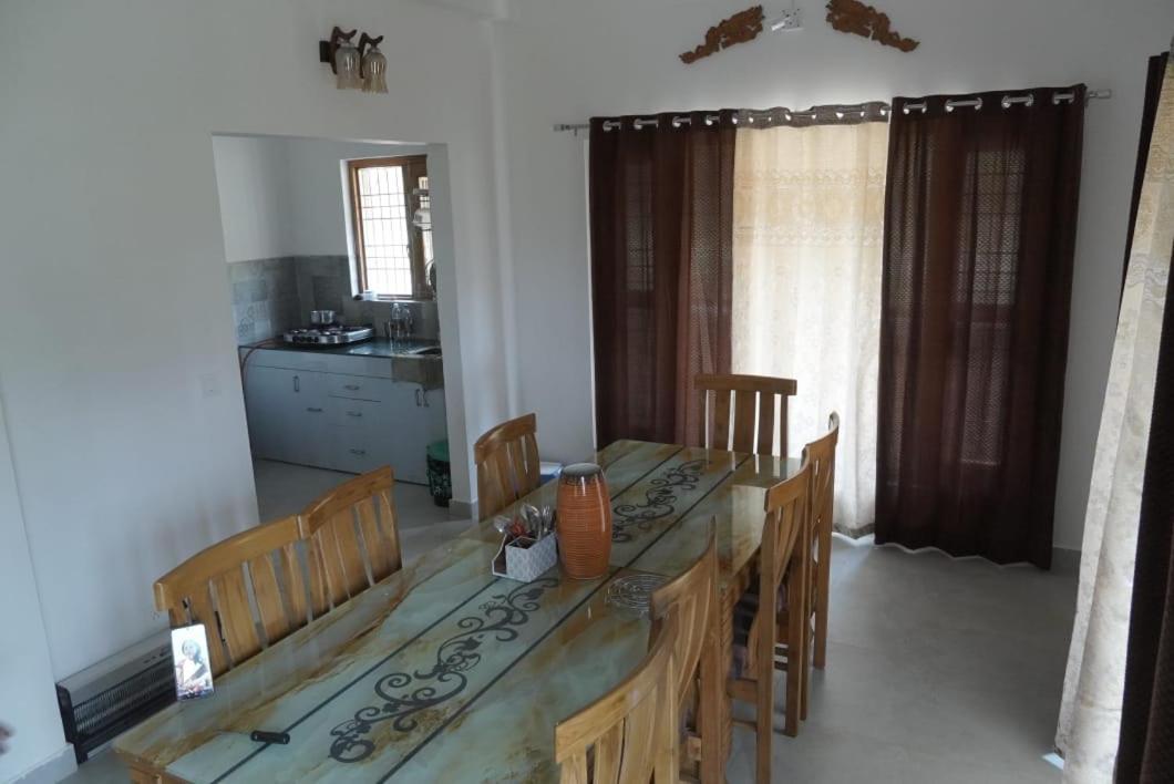 Winter Woods Cottages - 3-Bedroom Homestay Shitlakhet Luaran gambar